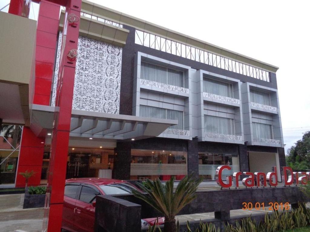 Grand Dian Hotel Slawi Tegal  Exterior foto